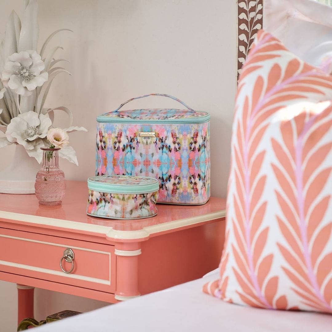 Brooks Avenue Train Case: One Size