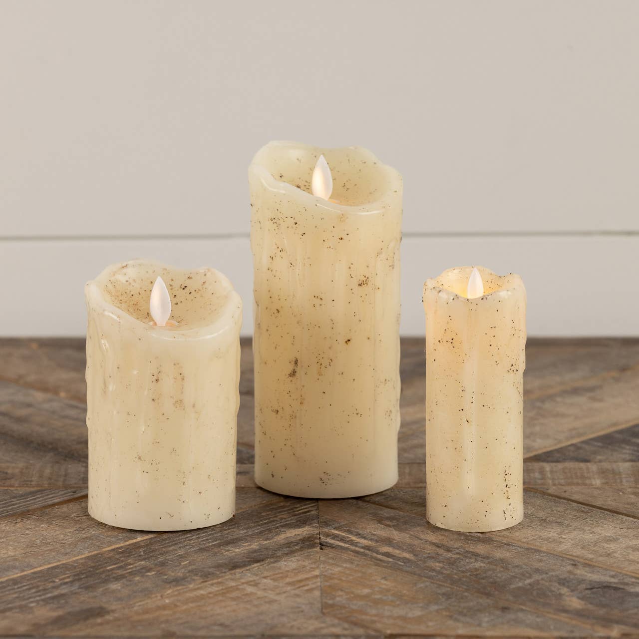 2X5" MOVING FLAME CREAM PILLAR CANDLE