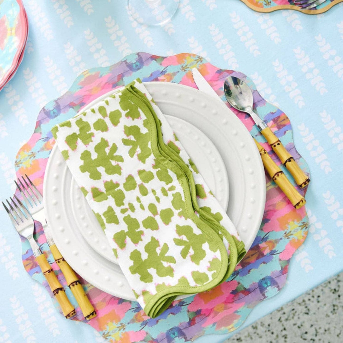 Chintz Green Scalloped Dinner Napkins: One Size