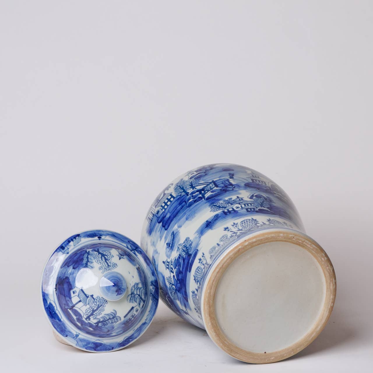 "Willow Ware" Blue and White Porcelain Temple Jar