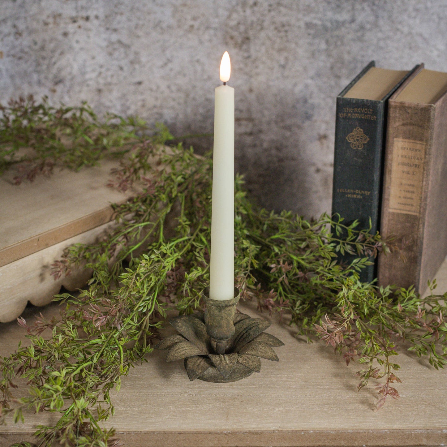 BLOOM TAPER CANDLE HOLDER