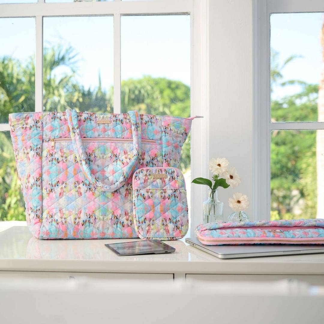 Brooks Avenue Quilted Tote Bag: One Size