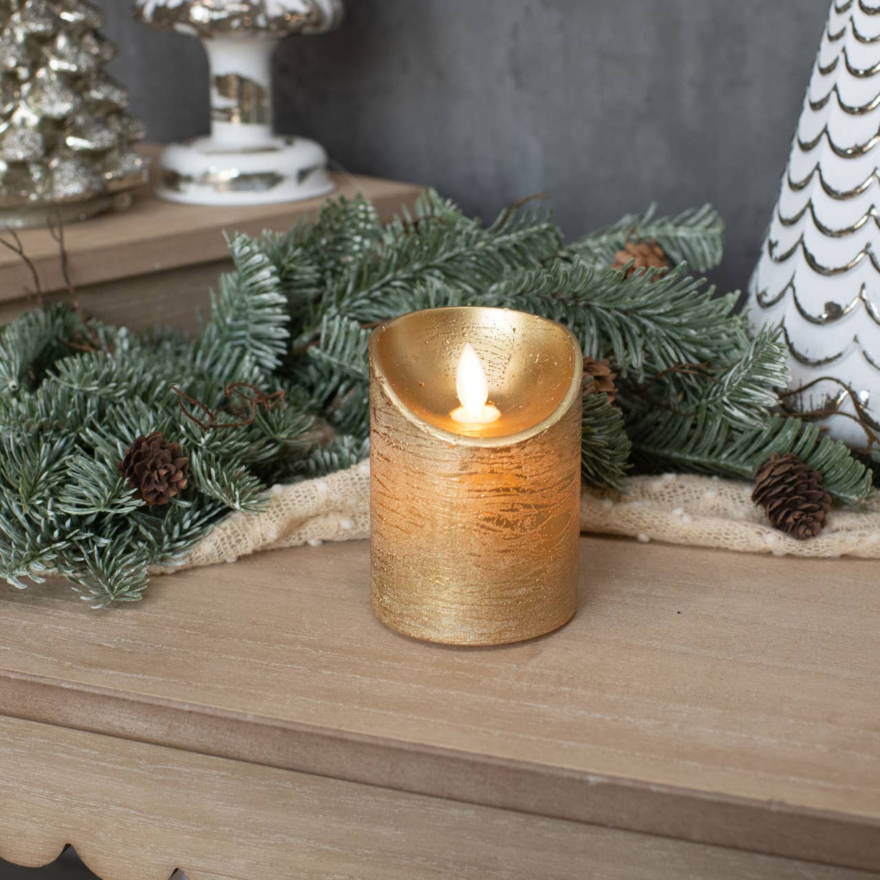 4" MOVING FLAME GOLD PILLAR CANDLE