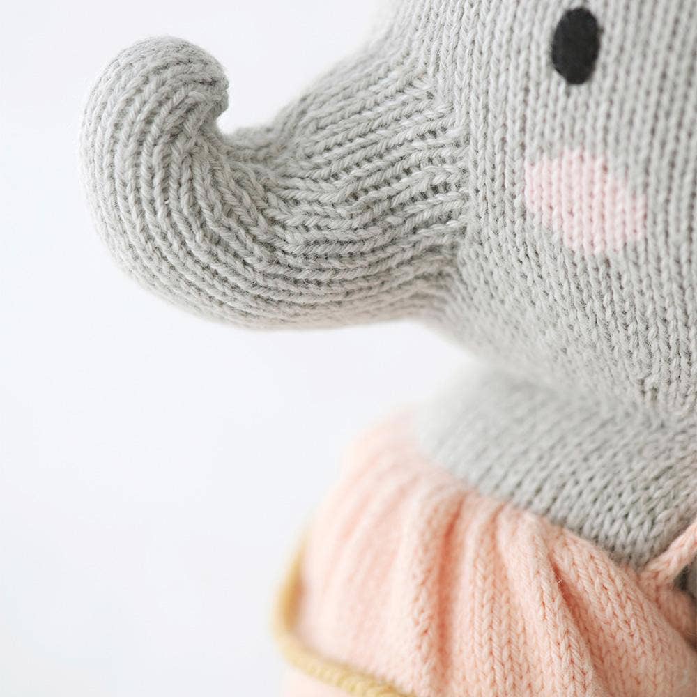 Eloise the elephant, gives 10 meals: Regular - 20"